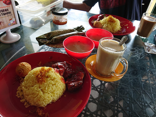 Restoran Haji Tamrin Istimewa Nasi Kuning