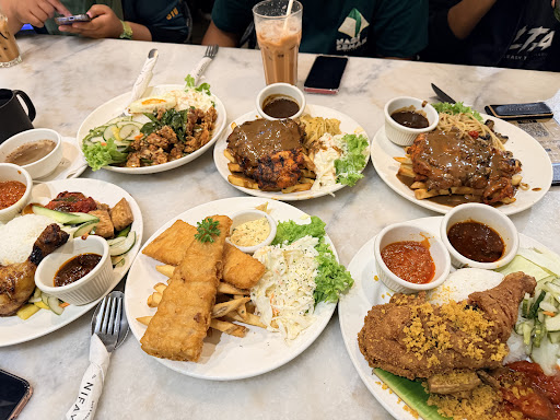 Nifayyi Warung & Kafe