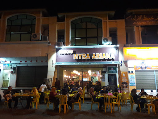 Warong Myra Ariana