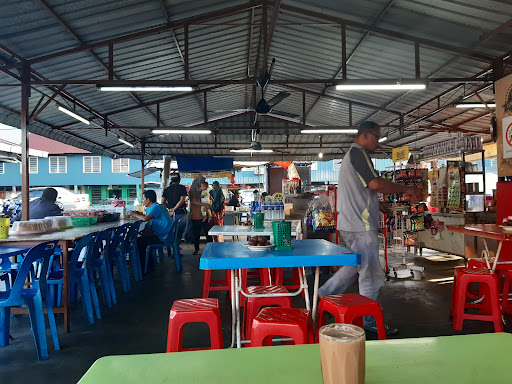 Warung Edah dan Keluarga